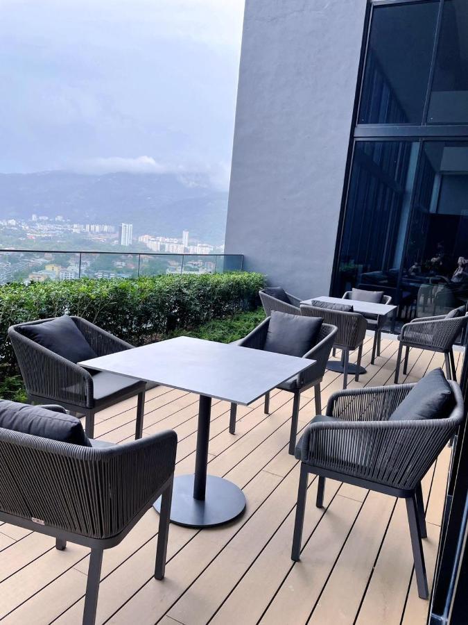 13A Beacon Executive Suites #Rooftoppool #Luxurysuites George Town Exteriör bild