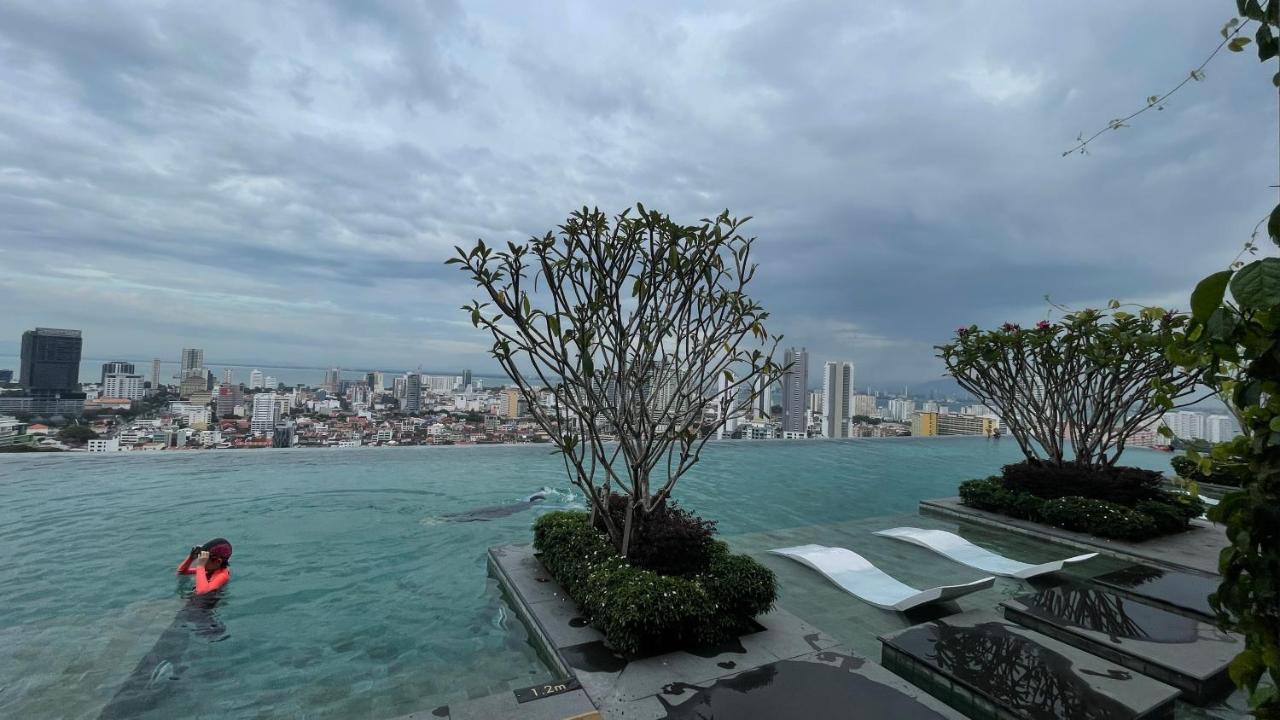 13A Beacon Executive Suites #Rooftoppool #Luxurysuites George Town Exteriör bild