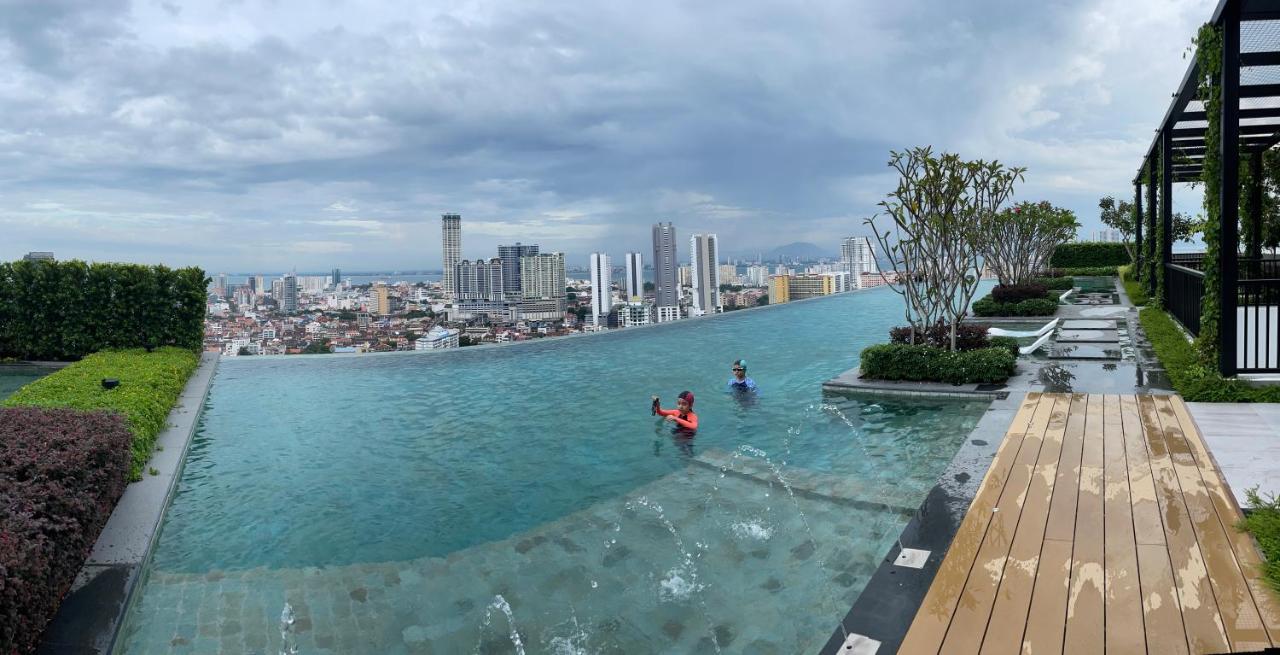 13A Beacon Executive Suites #Rooftoppool #Luxurysuites George Town Exteriör bild